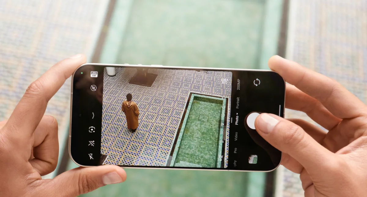 Leica Leitzphone powered by Xiaomi Tiba di Malaysia RM7,499