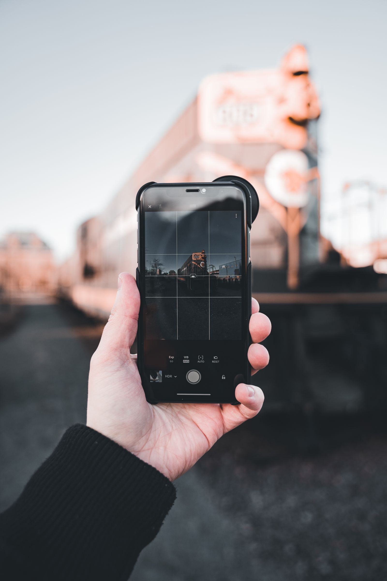 Telefon digunakan untuk mengambil gambar di luar