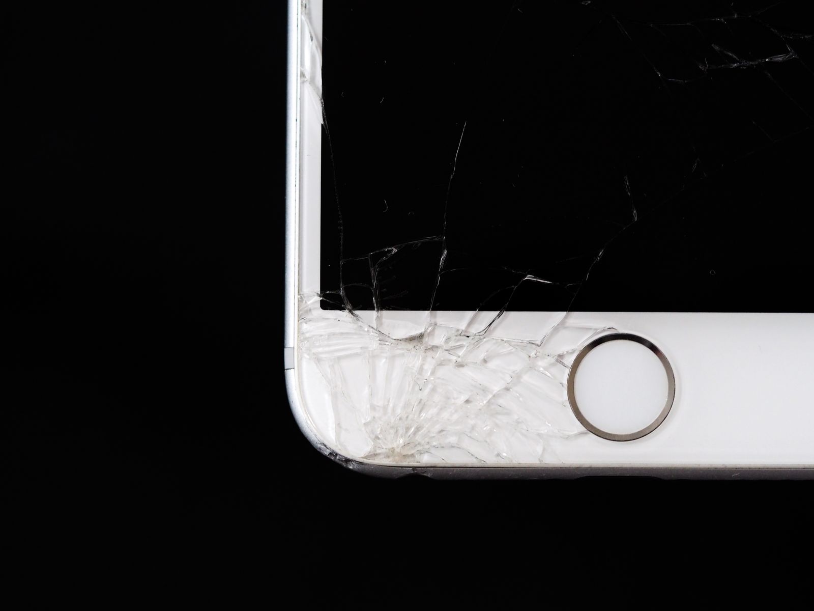 Skrin Telefon Retak: Tukar Kaca atau Modul Paparan?