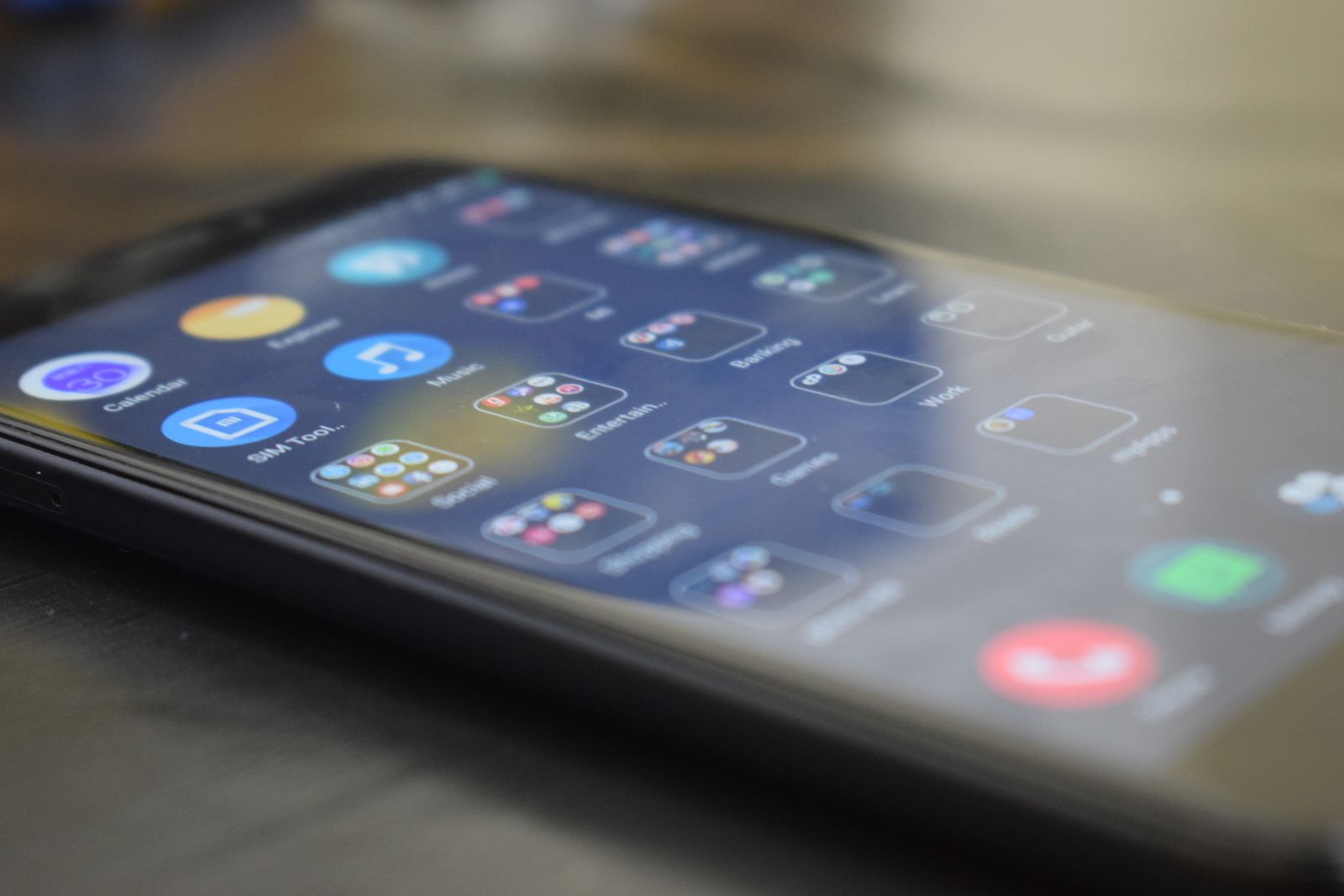 Senarai aplikasi pada skrin telefon