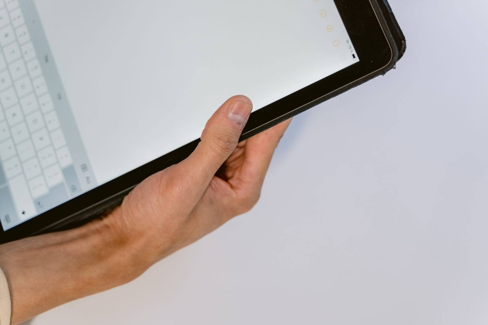 Cara Menjaga iPad: Skrin, Sarung, Pengecasan dan Data