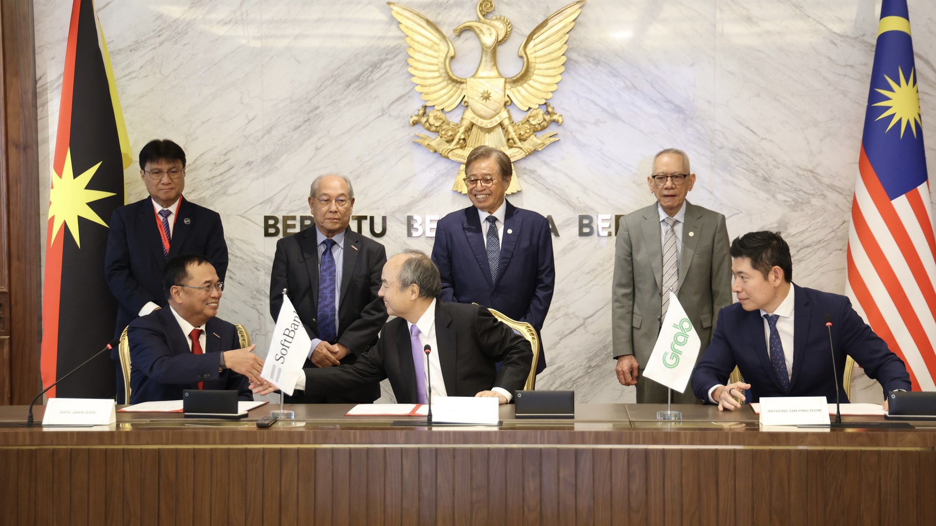 Grab, SoftBank dan PETROS teroka platform infrastruktur AI di Sarawak